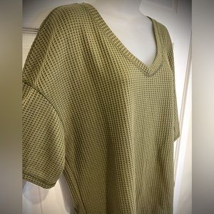 Waffle knit v-neck tee NWOT